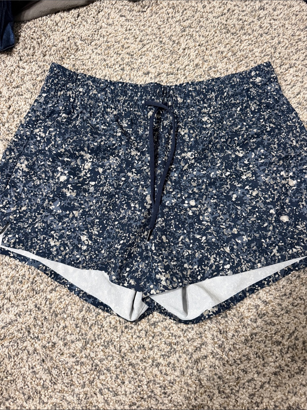 Athleta Printed Baja Shorts size 6